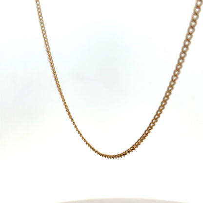 9ct yellow gold chain from Reeves and Sons, weighing 4.6g, with a detailed close-up of the chain links.