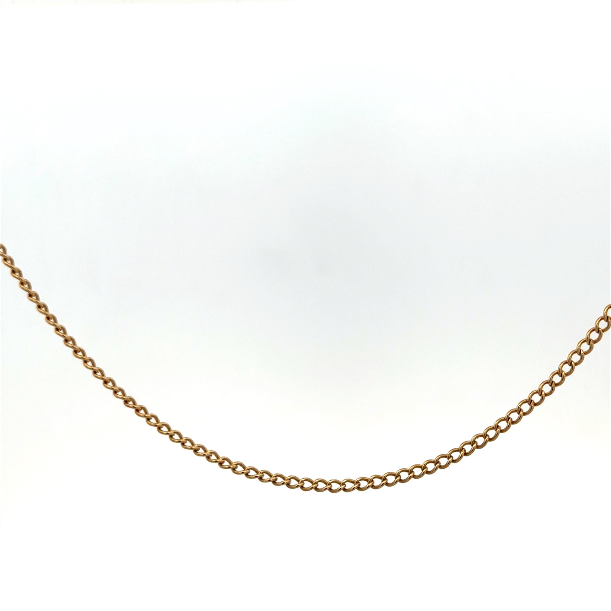 9ct yellow gold chain weighing 4.6g with a classic link design, crafted by Reeves and Sons.
