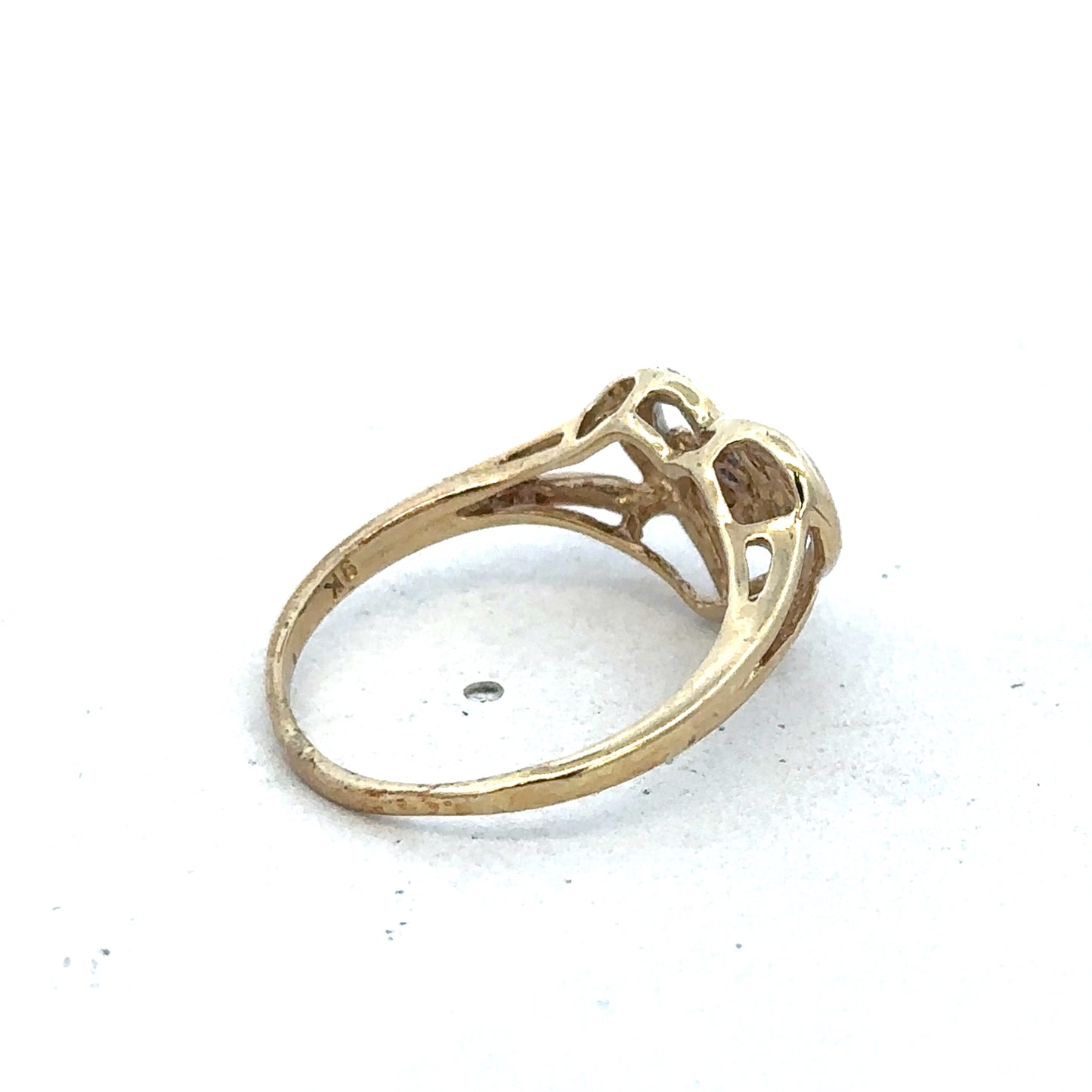 9ct yellow gold MUM ring in size N by Reeves and Sons, featuring a simple band design with engraved lettering.