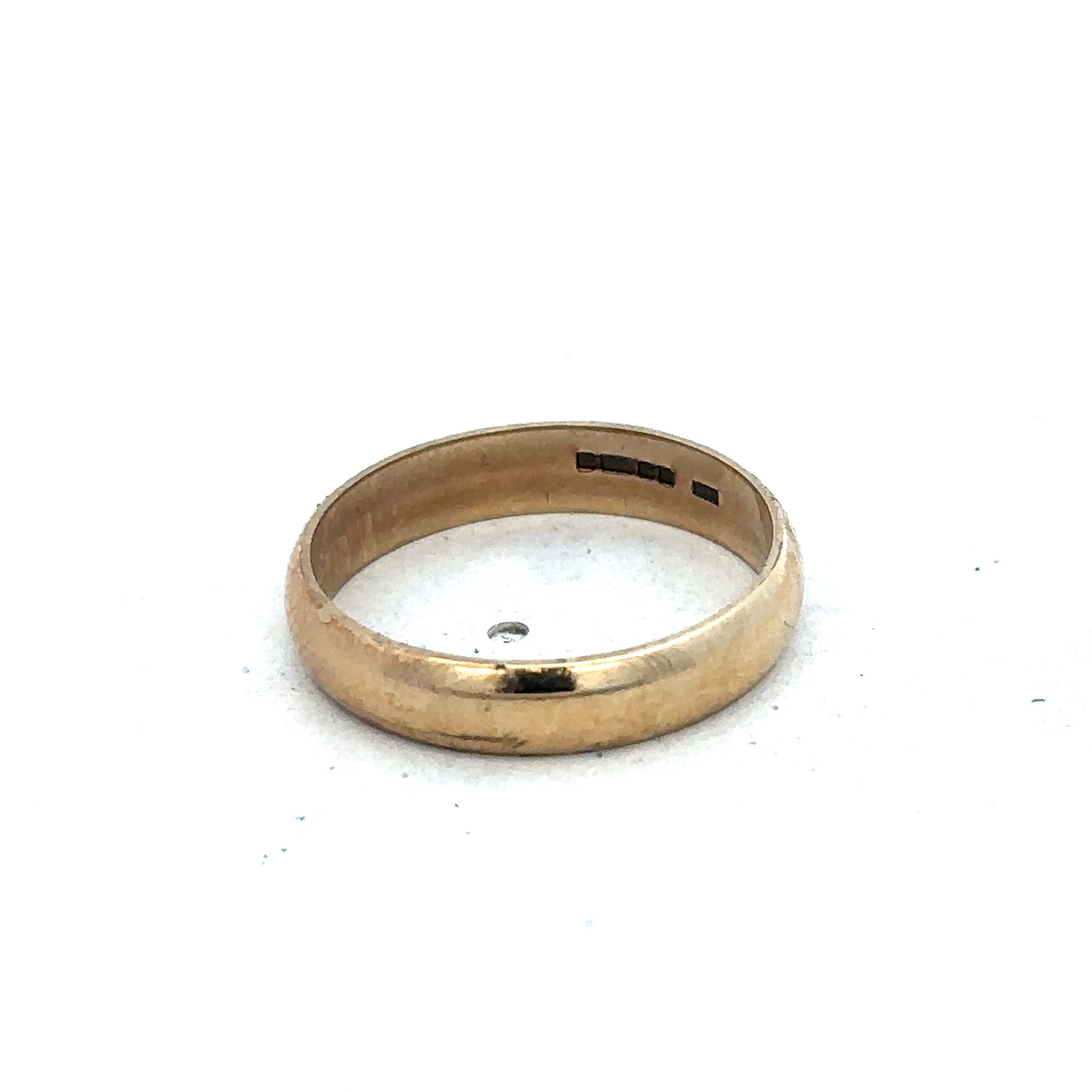9ct yellow gold band ring in size N with a smooth polished finish, crafted by Reeves and Sons.