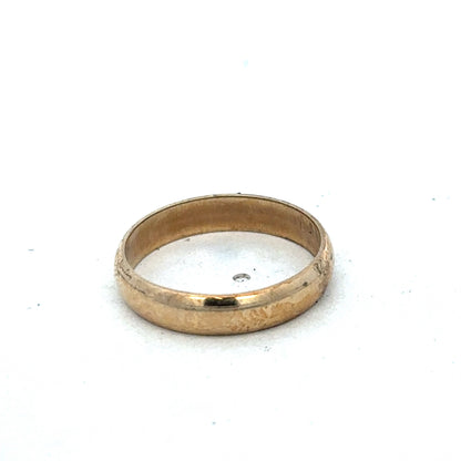 9ct yellow gold band ring in size N with a smooth polished finish, crafted by Reeves and Sons.