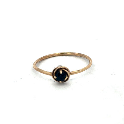 9ct yellow gold ring size M from Reeves and Sons, close-up of the polished band and detailed craftsmanship.