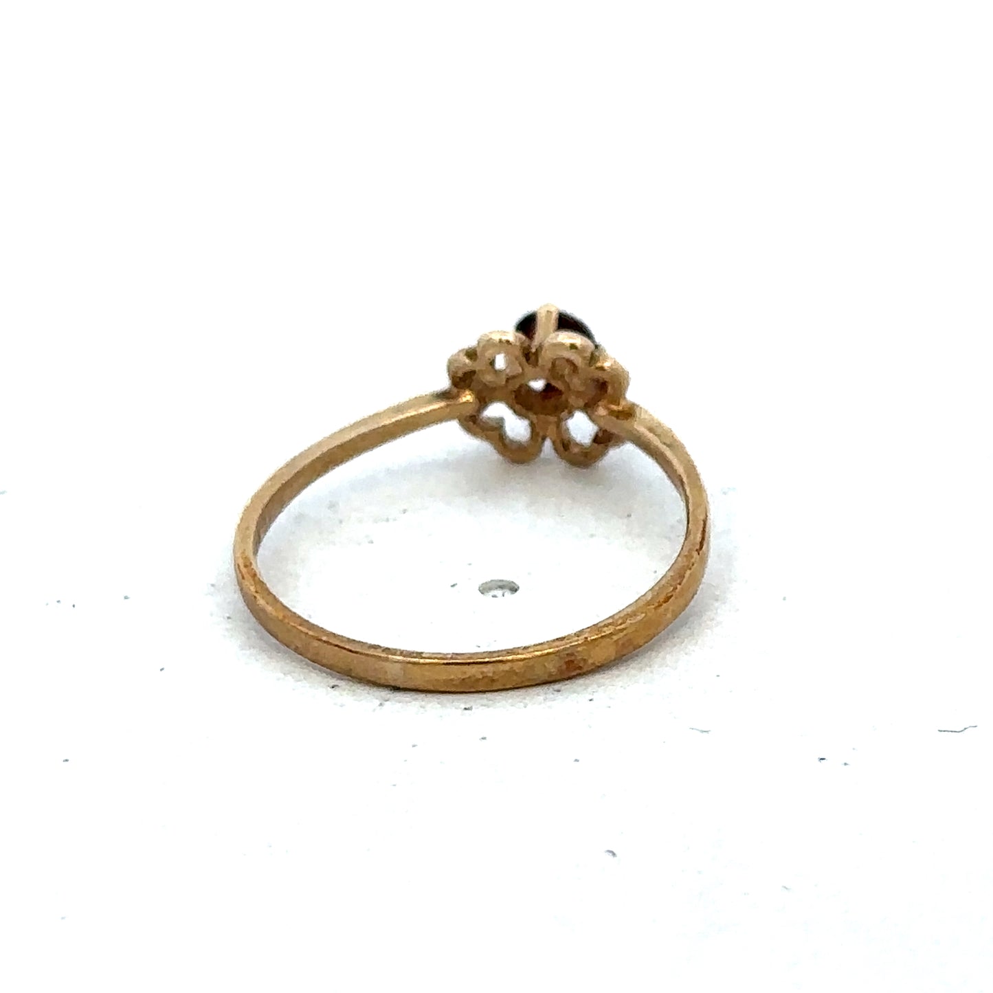 9ct yellow gold ring size M from Reeves and Sons, featuring a smooth polished band and classic design.