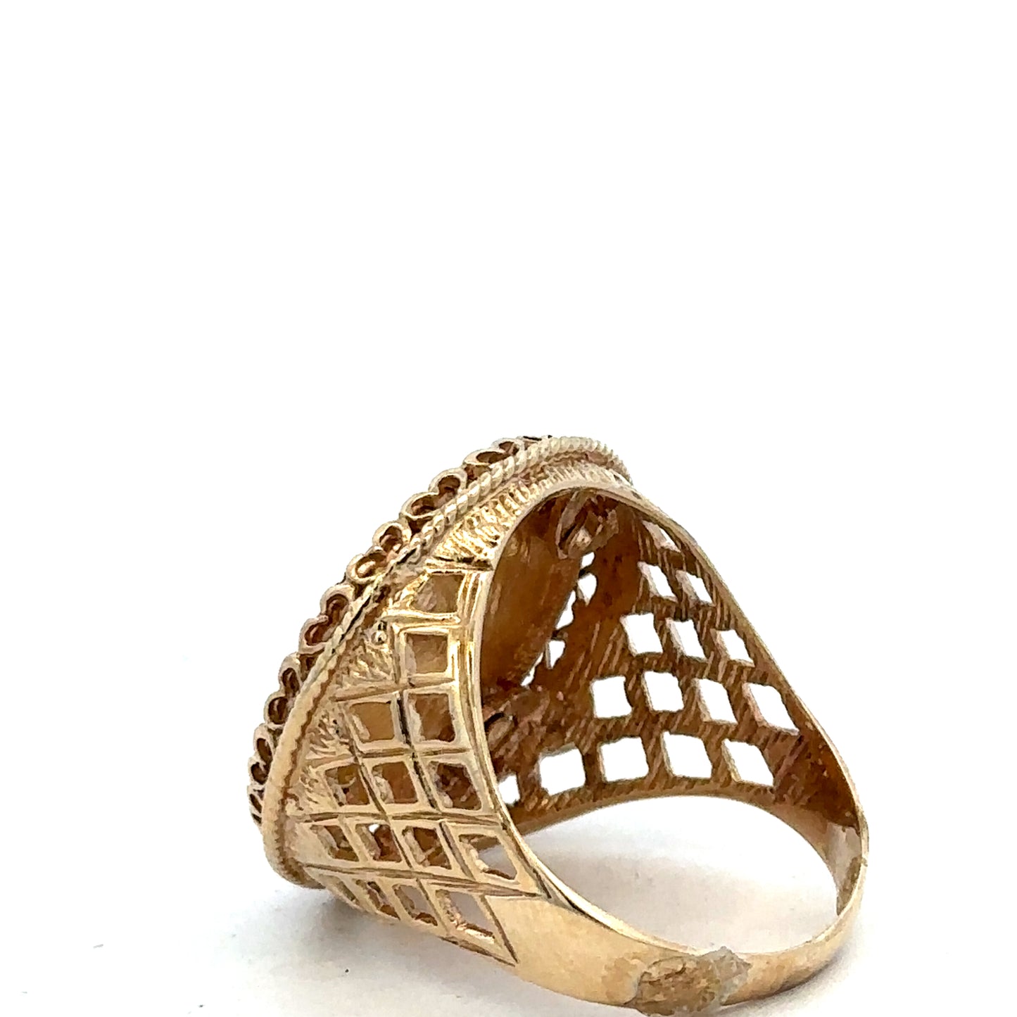 9ct yellow gold 1897 full sovereign ring, size X, featuring detailed historic coin design by Reeves and Sons.