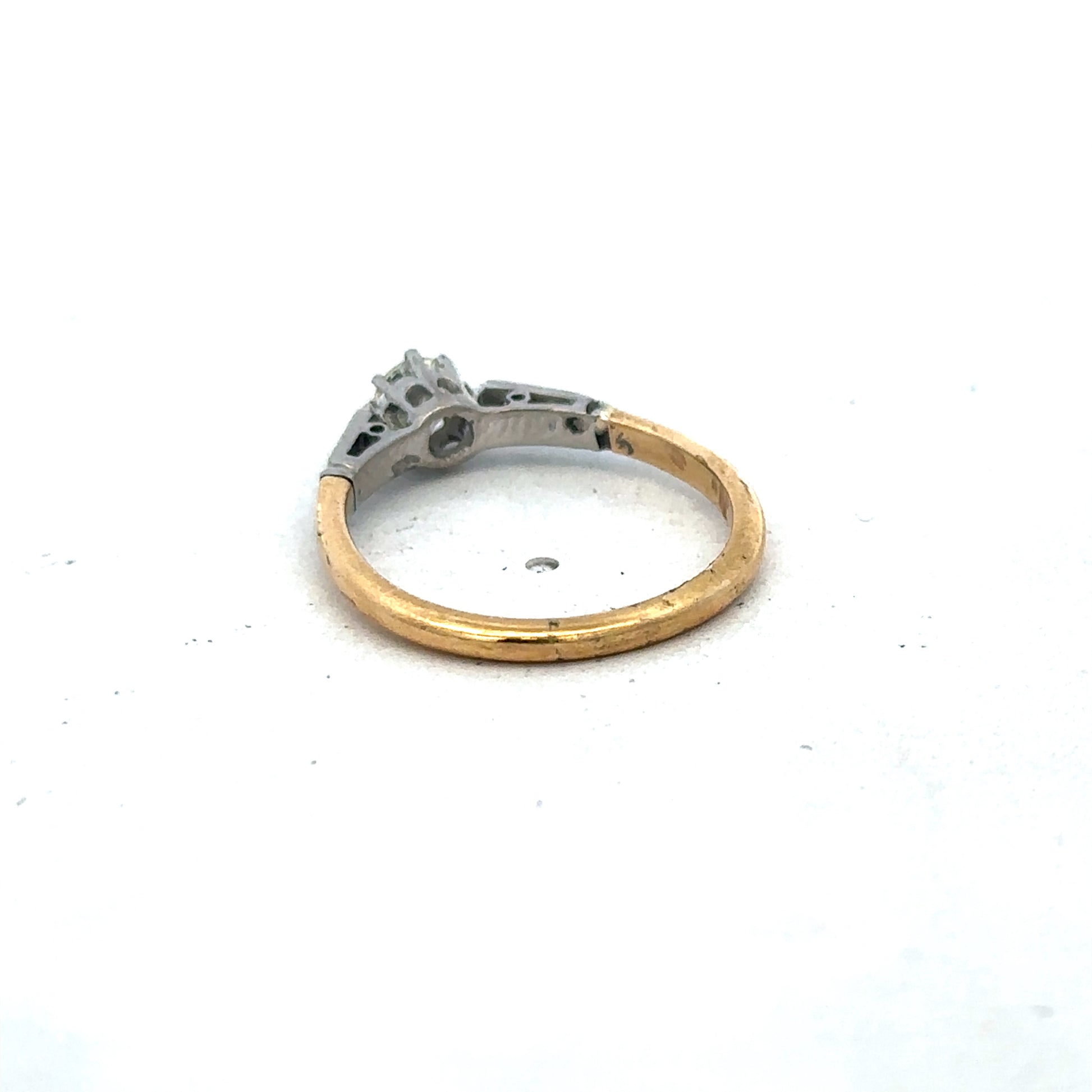 18ct yellow gold diamond ring in size O with sparkling diamonds, crafted by Reeves and Sons.