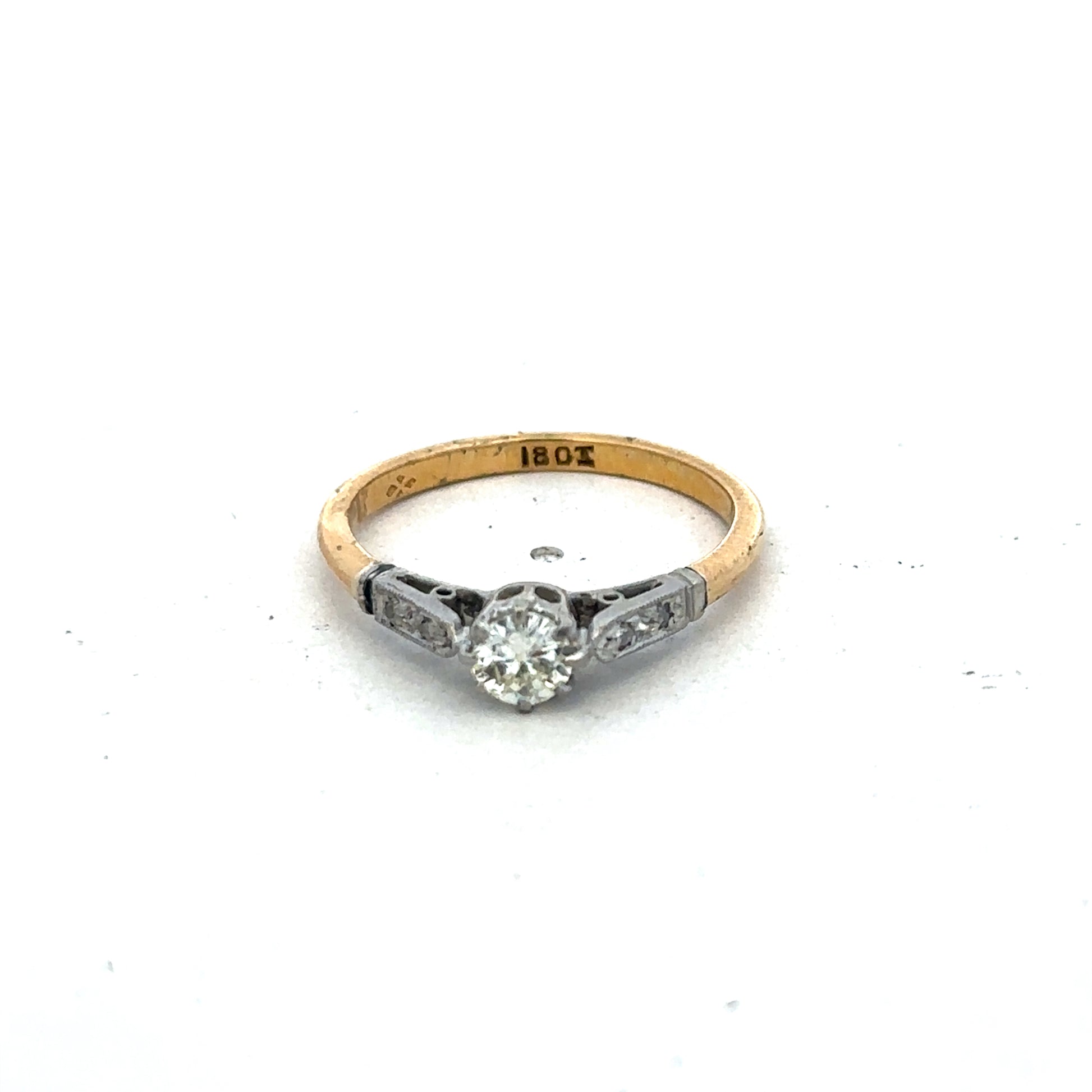 18ct yellow gold diamond ring in size O with sparkling diamonds, crafted by Reeves and Sons.