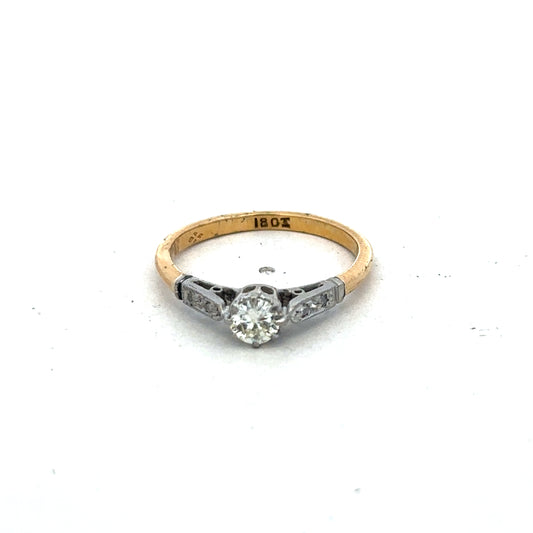 18ct yellow gold diamond ring in size O with sparkling diamonds, crafted by Reeves and Sons.