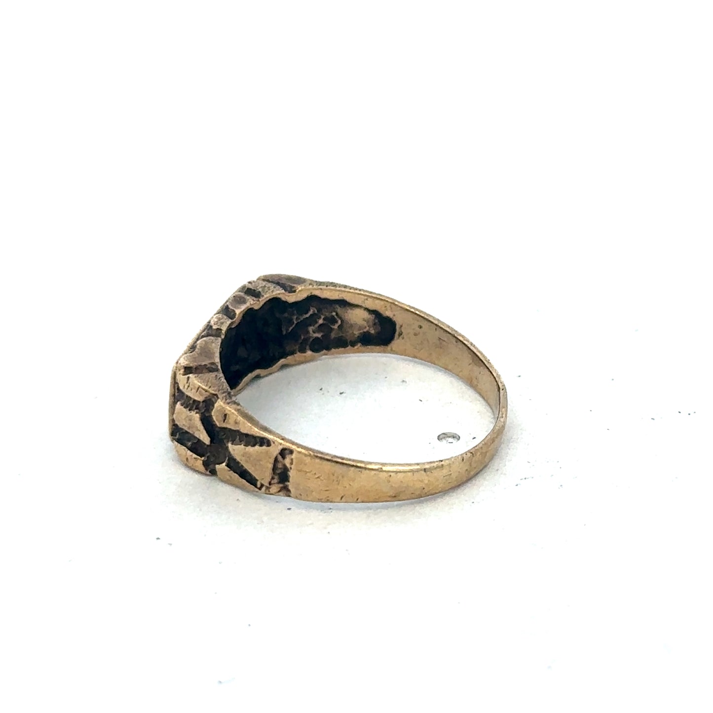 9ct yellow gold diamond signet ring with engraved design, size S1/2, by Reeves and Sons, shown close-up in a jewelry photograph.