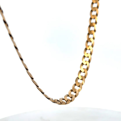 9ct yellow gold curb chain weighing 30.1g, crafted by Reeves and Sons, displayed with a close-up of the chain links.