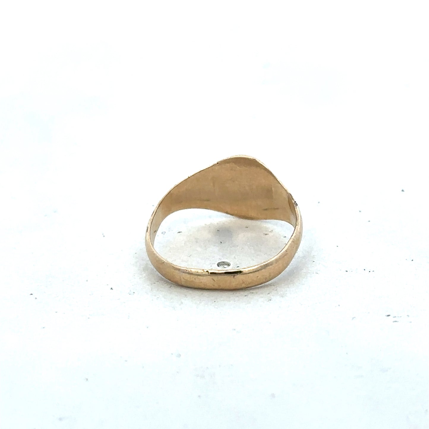 9ct yellow gold signet ring in size M with engraved face, crafted by Reeves and Sons.