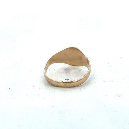 9ct yellow gold signet ring in size M with engraved face, crafted by Reeves and Sons.