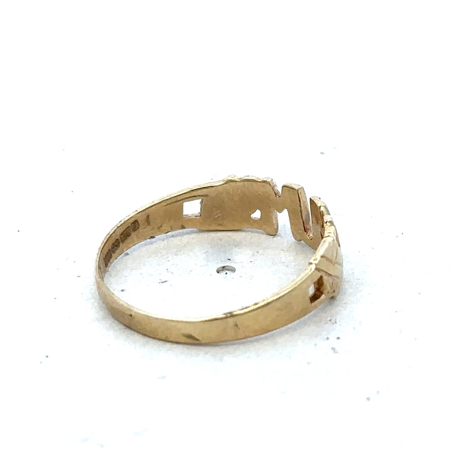 9ct yellow gold MUM ring in size O by Reeves and Sons, featuring a polished band and engraved inscription.