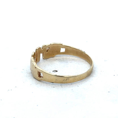 9ct yellow gold MUM ring in size O by Reeves and Sons, featuring a polished band and engraved detail.