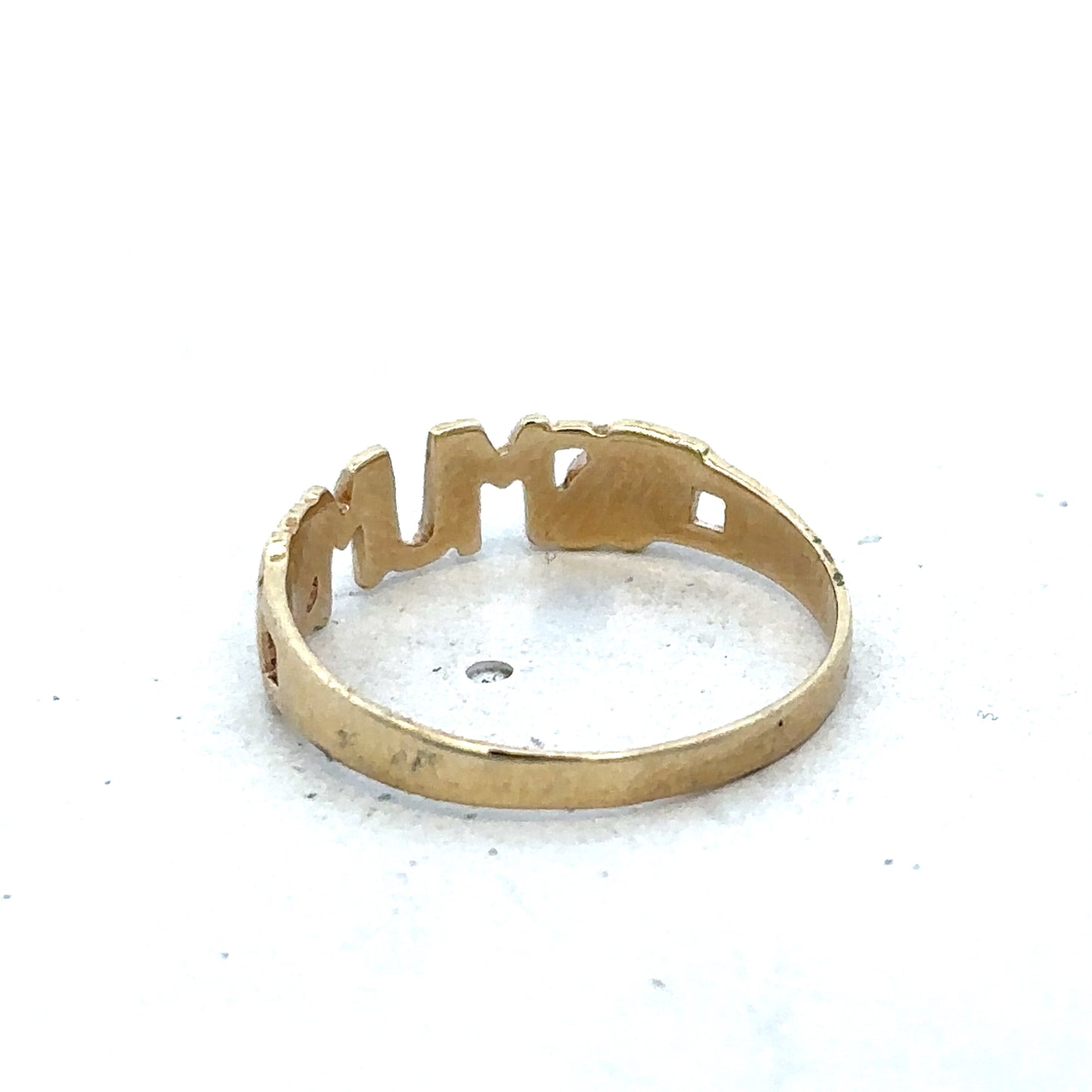 9ct yellow gold MUM ring in size O from Reeves and Sons, featuring a smooth band and engraved lettering.
