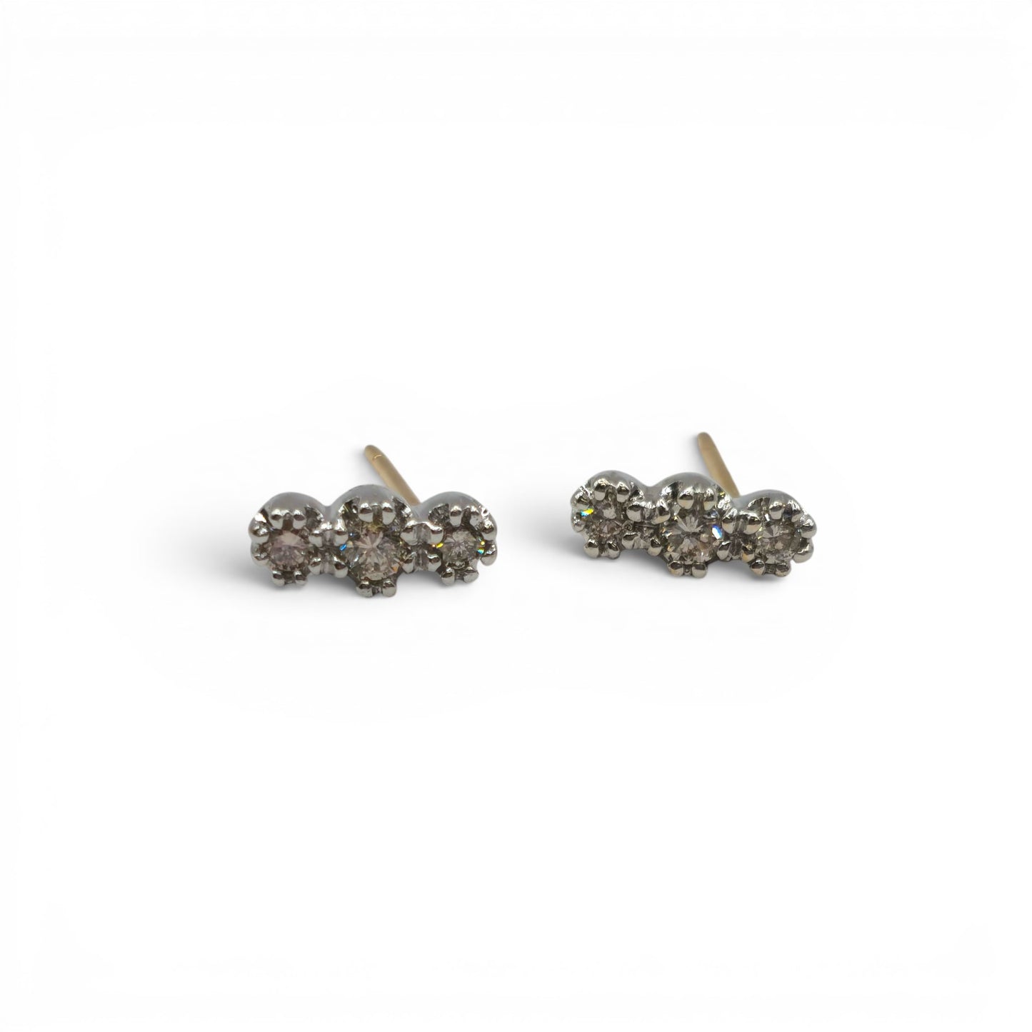 18ct  yellow and white gold diamond stud earrings sh26734b