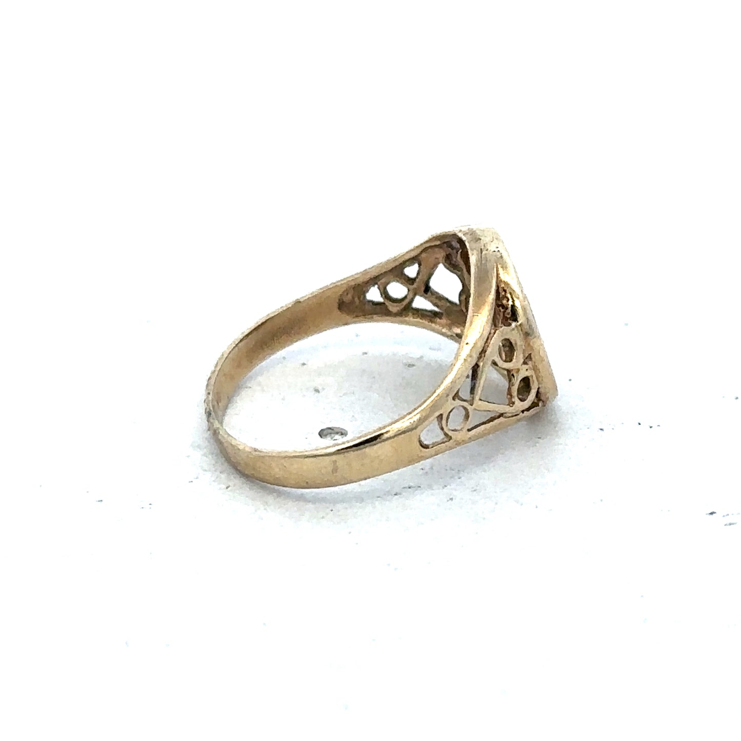 9ct yellow gold ring size K (sh25334l)
