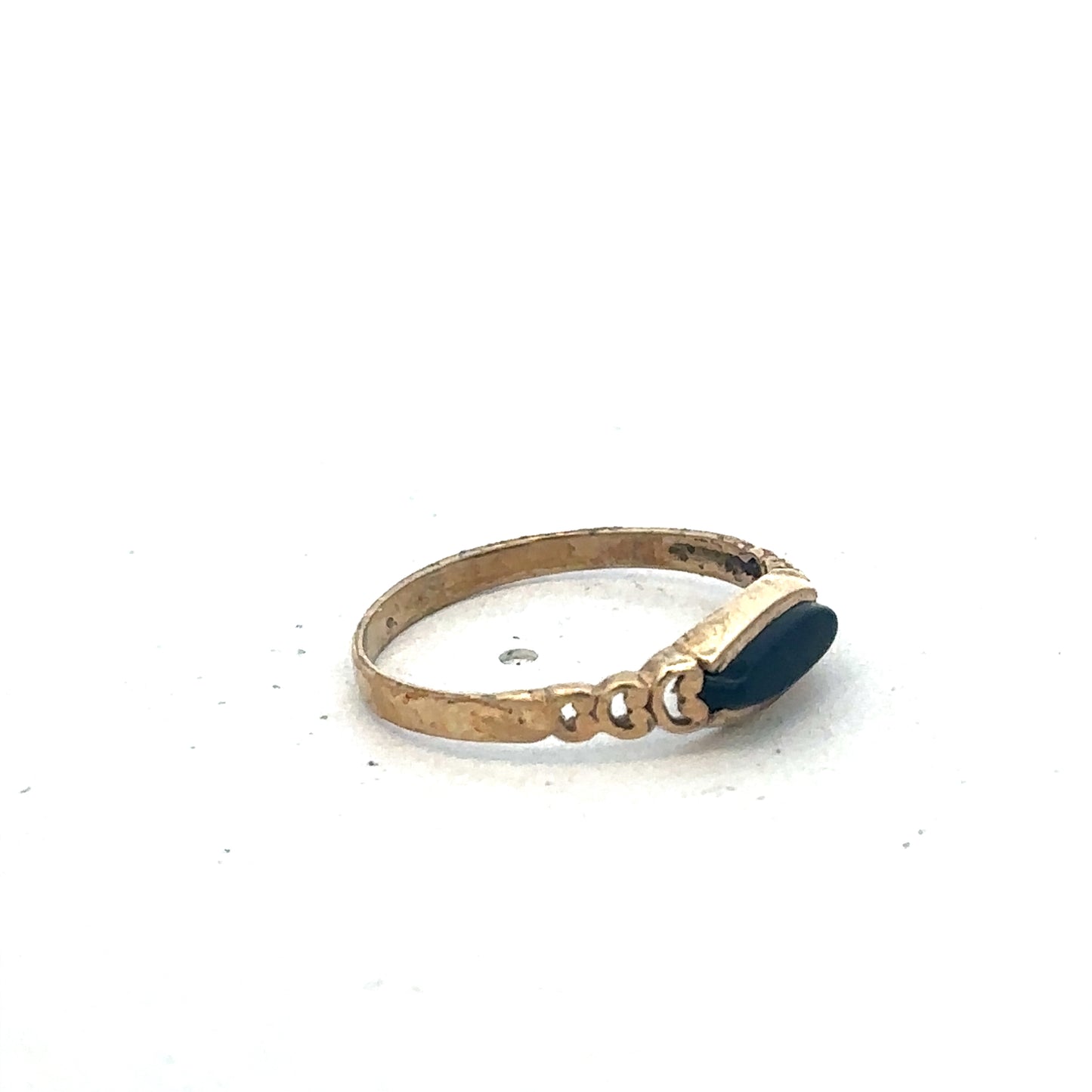 9ct yellow gold ring size J (sh26939b)