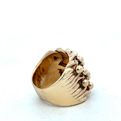 9ct yellow gold keeper ring in size Y from Reeves and Sons, featuring a smooth polished band and classic design.