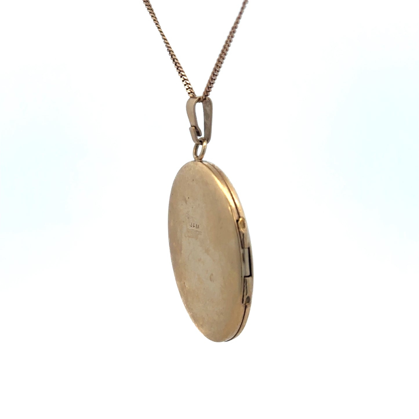 9ct yellow gold locket pendant weighing 5.4g by Reeves and Sons, featuring a classic design and polished finish.