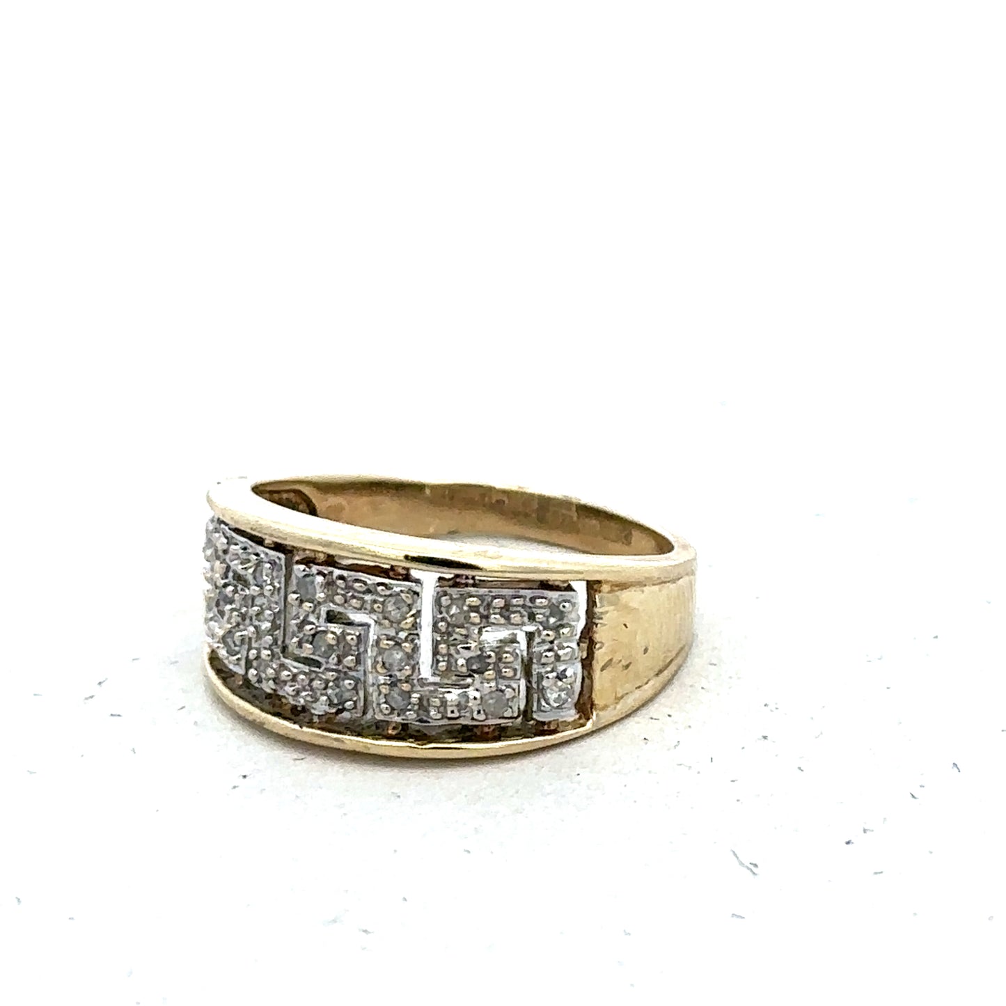 9ct yellow gold diamond ring in size O with sparkling diamonds, featuring a classic design by Reeves and Sons.