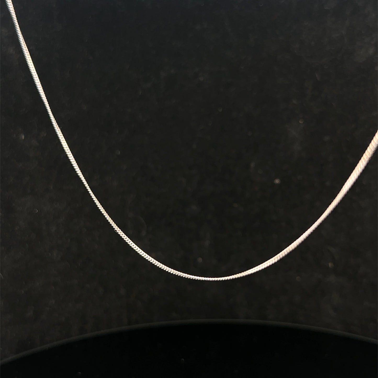 9ct white gold chain 1.5g (sh27093b)