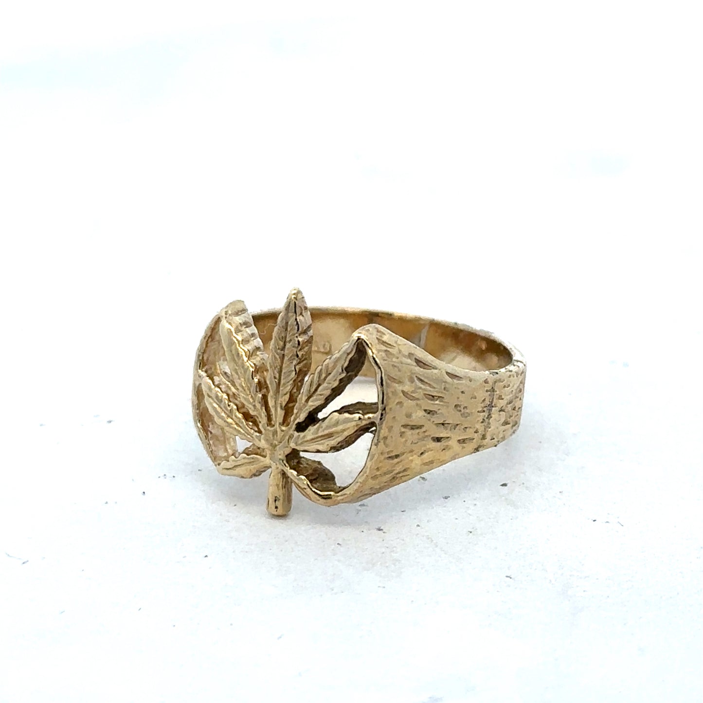 9ct yellow gold ring size U1/2 (sh27363b)