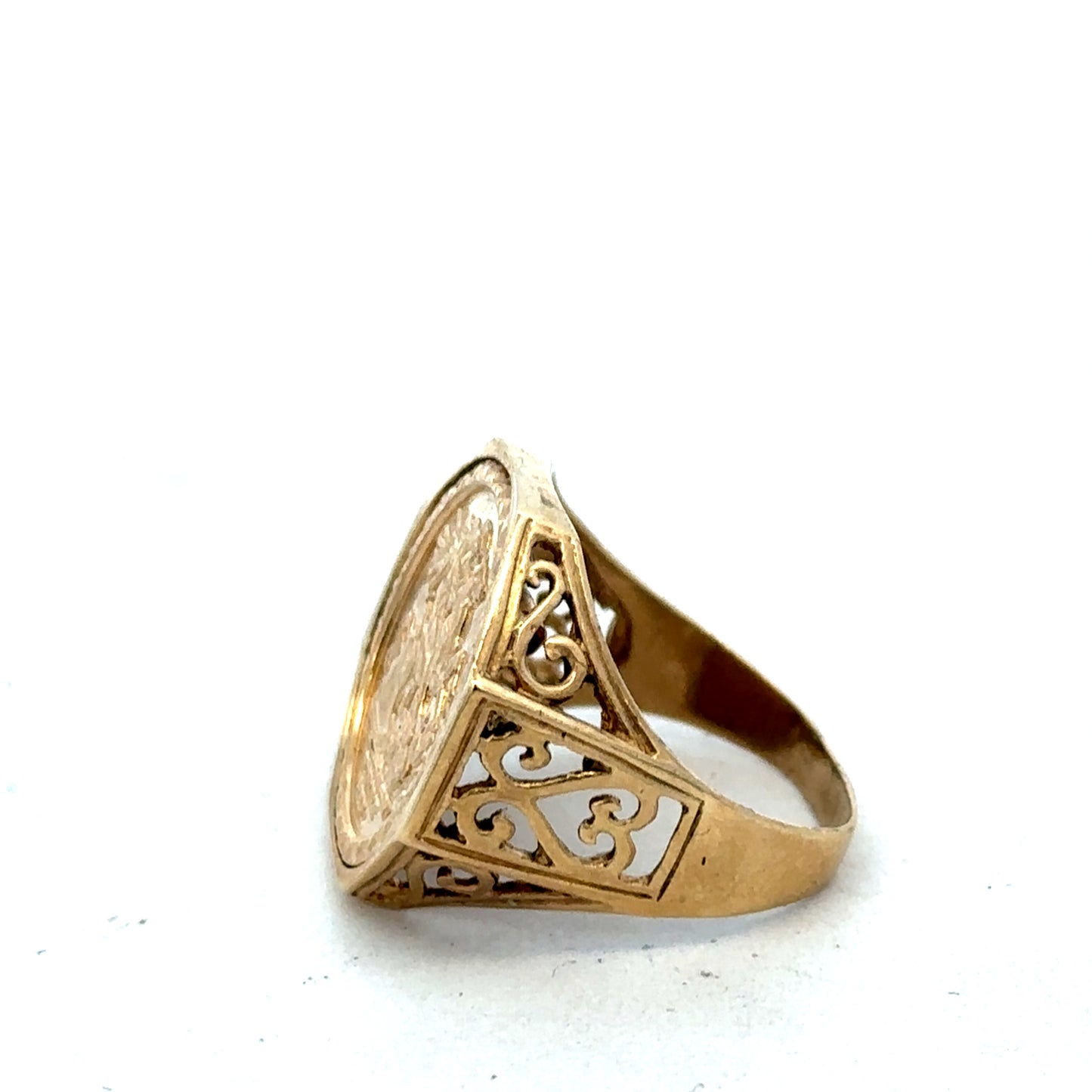 9ct yellow gold St George ring size T (sh25575l)