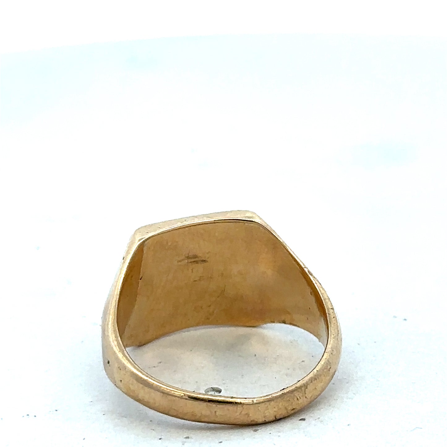 9ct yellow gold signet ring size P1/2 (Sh27490b)