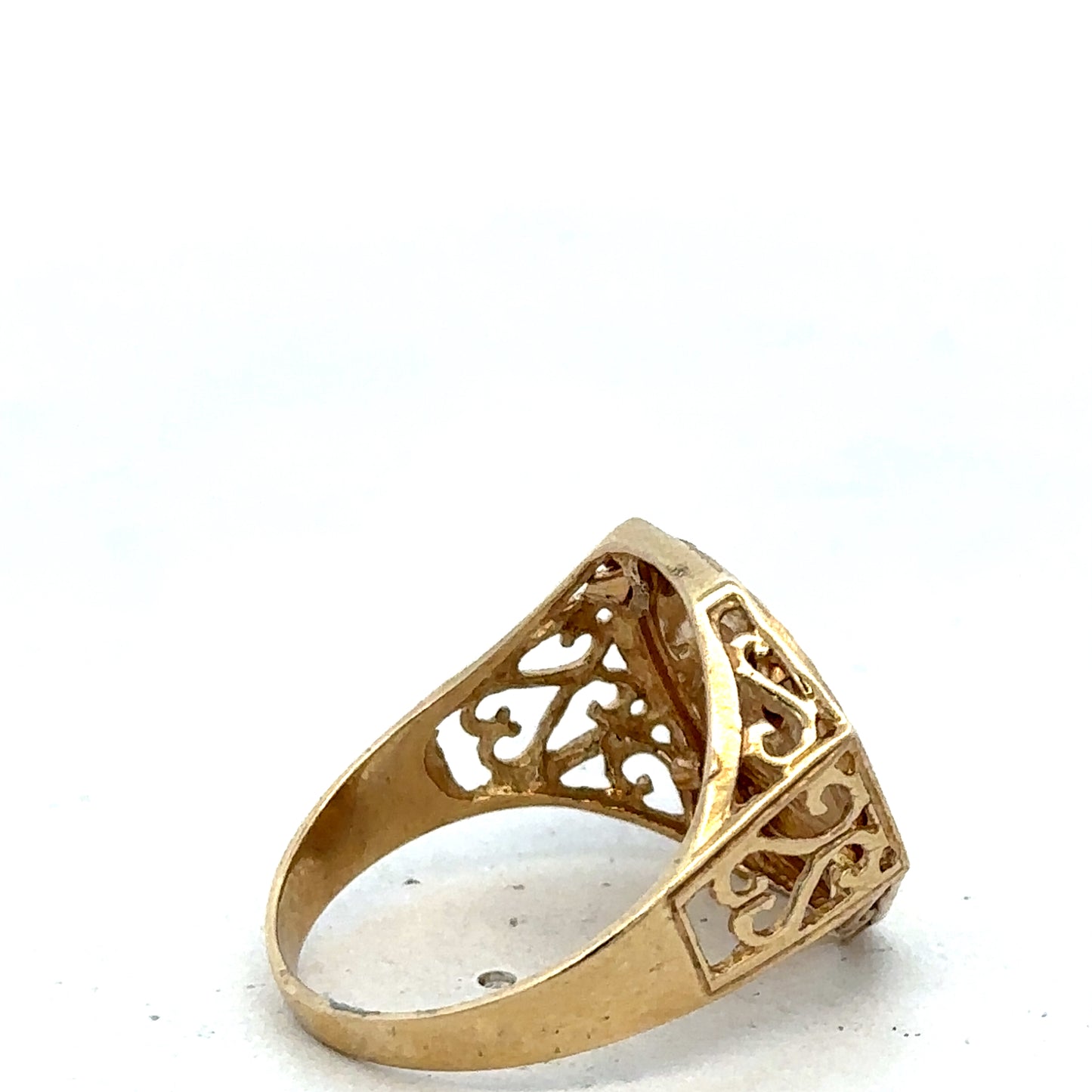 9ct yellow gold St George ring size T (sh27516b)