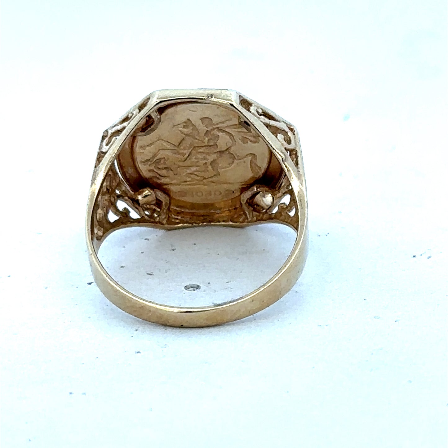 9ct yellow gold St George ring size T (sh27516b)