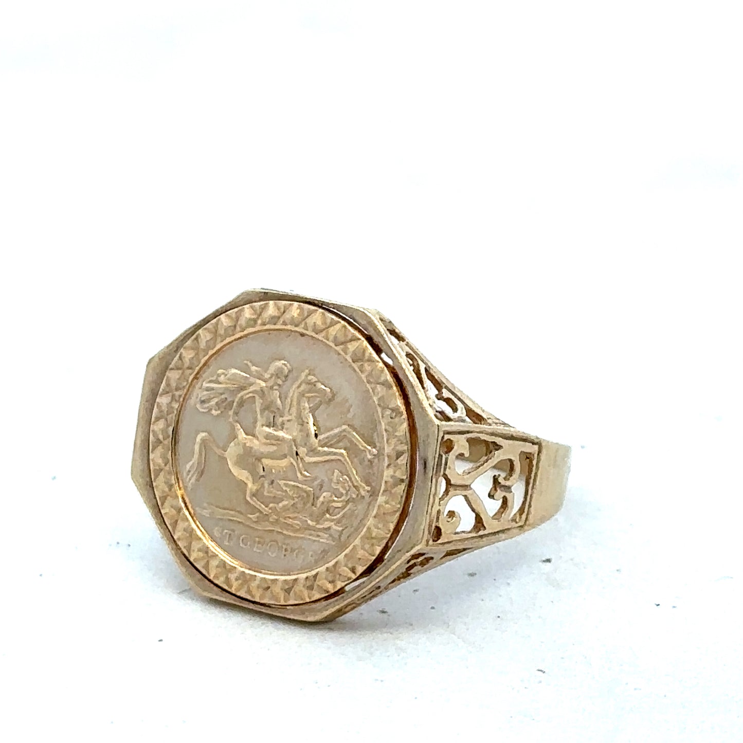 9ct yellow gold St George ring size T (sh27516b)