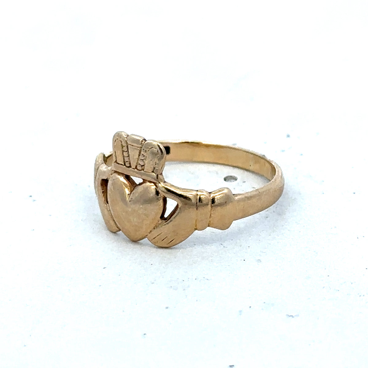 9ct yellow gold claddagh ring size Q (sh27524b)