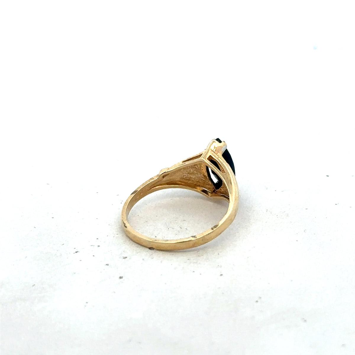 9ct yellow gold sapphire and diamond ring size M (sh27327b)