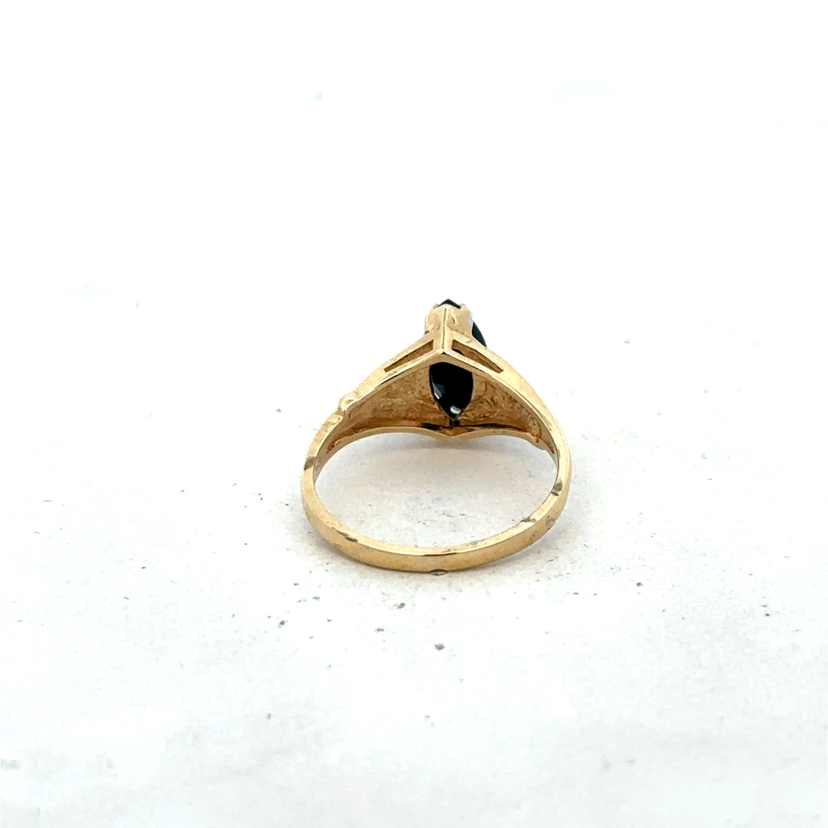 9ct yellow gold sapphire and diamond ring size M (sh27327b)