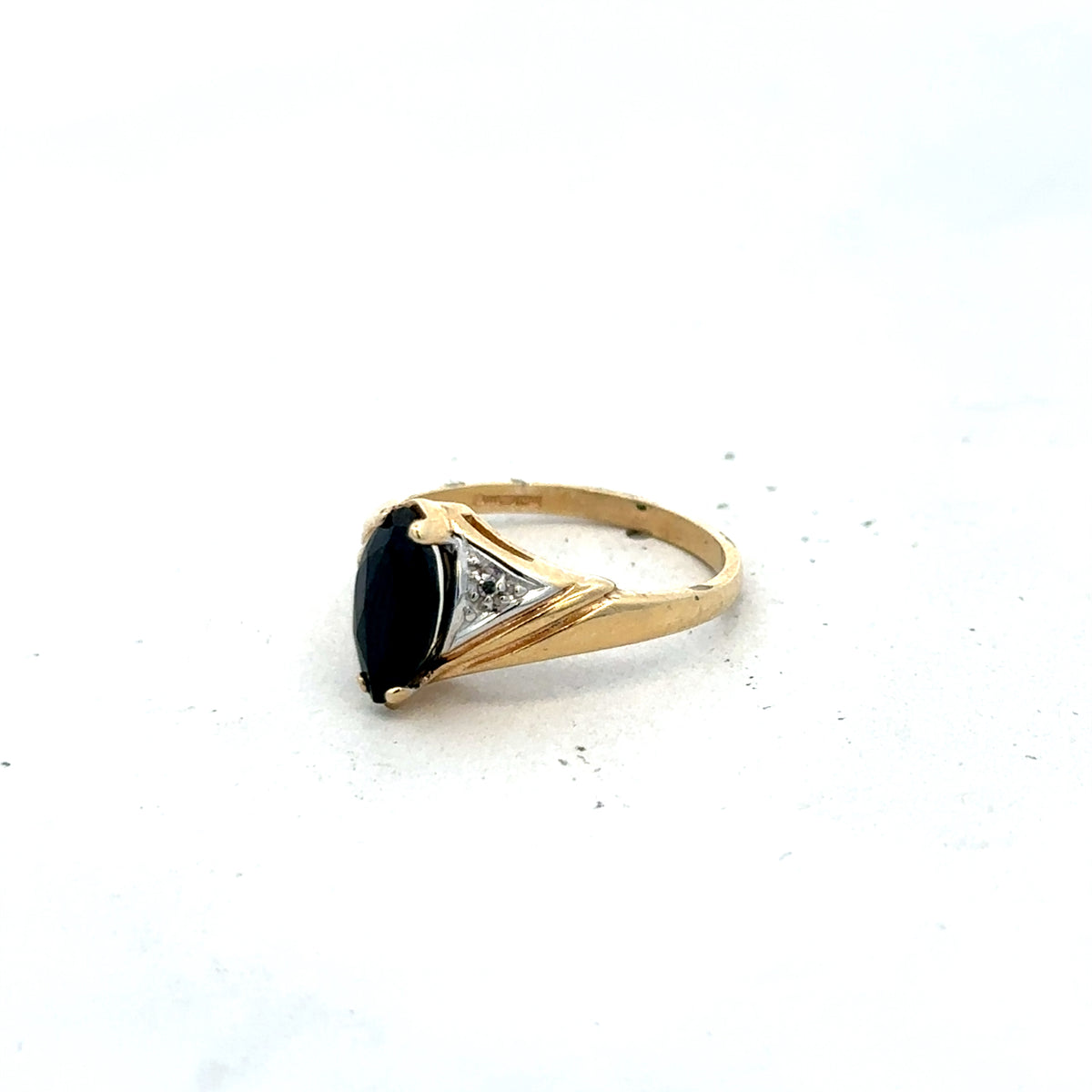 9ct yellow gold sapphire and diamond ring size M (sh27327b)