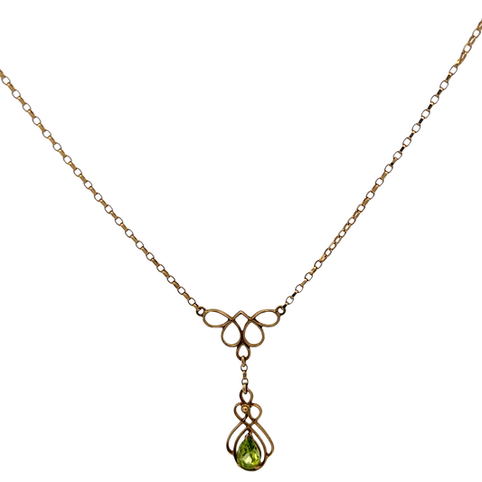 9ct yellow gold chain necklace weighing 3.1g, featuring a classic design from Reeves and Sons, shown in a close-up image.