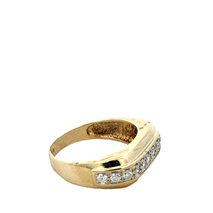 9ct yellow gold ring size U1/2 with a smooth polished band, crafted by Reeves and Sons, shown against a plain background.