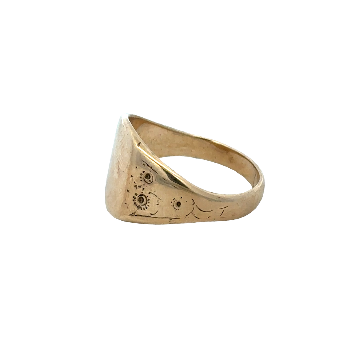 Yellow gold signet ring in size V featuring a smooth polished surface, crafted by Reeves and Sons.