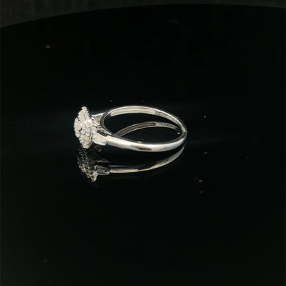 9ct white gold diamond cluster ring  sh27368b