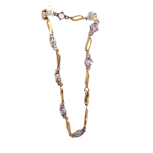 9ct yellow gold bracelet weighing 4.7g, featuring a sleek, polished design from Reeves and Sons.