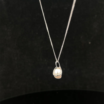 9ct white gold chain and pendant 1.6g (sh26212b)