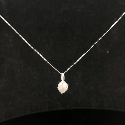 9ct white gold chain and pendant 1.6g (sh26212b)