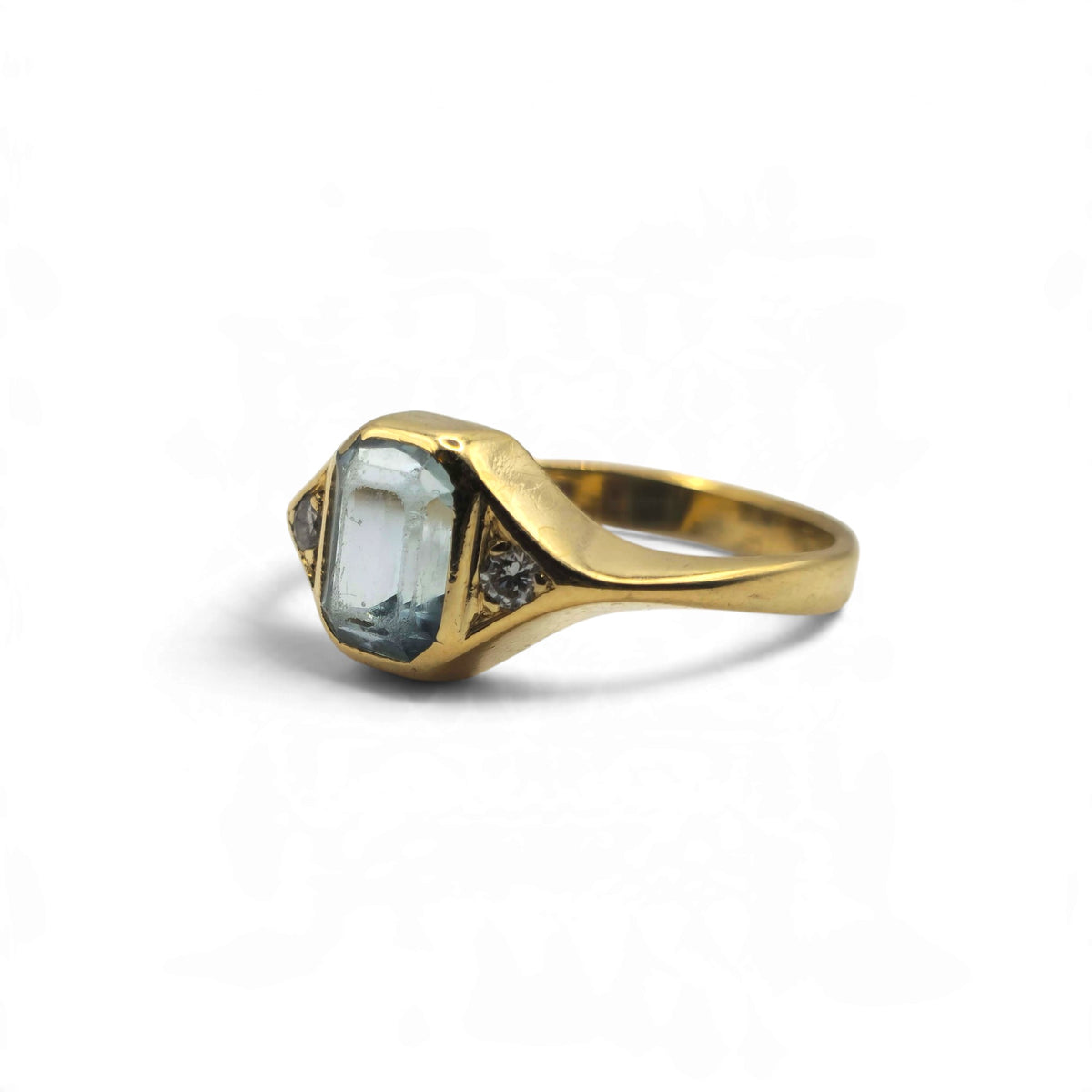 Reeves and Sons 18ct yellow gold aquamarine and diamond ring sh27610b