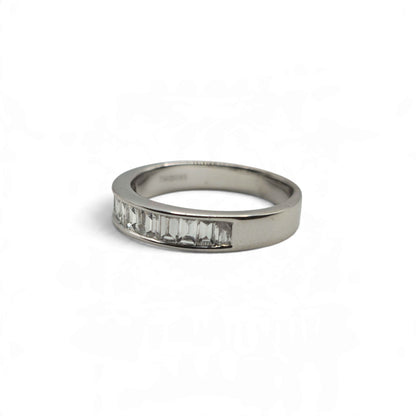 18ct white gold half eternity ring   sh27834b