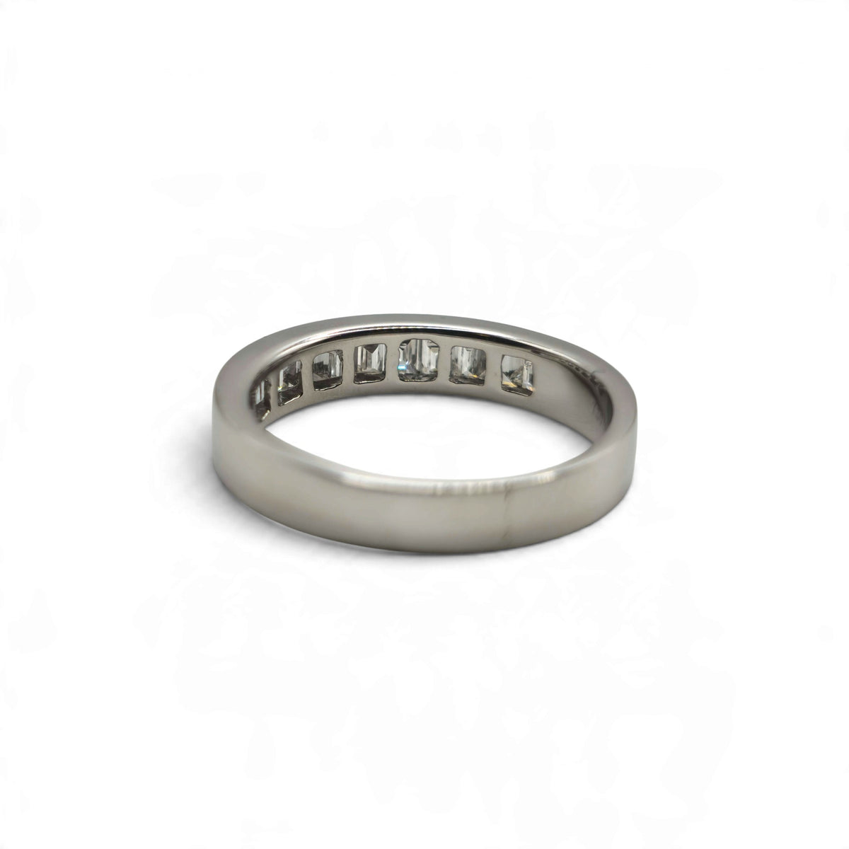 18ct white gold half eternity ring   sh27834b