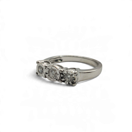 18ct white gold 3 stone diamond ring   sh27378b
