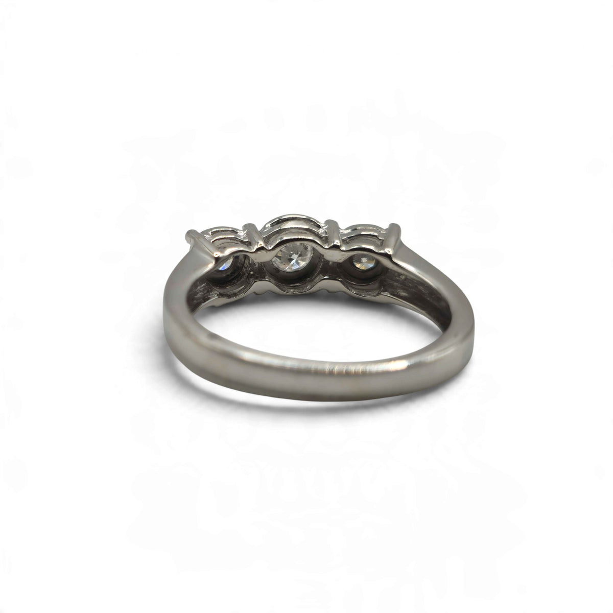 18ct white gold 3 stone diamond ring   sh27378b