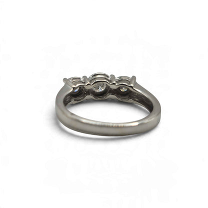 18ct white gold 3 stone diamond ring   sh27378b