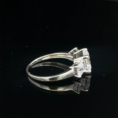 9ct white gold ring size Q1/2 (Sh27886b)