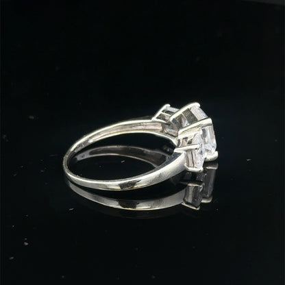 9ct white gold ring size Q1/2 (Sh27886b)